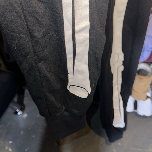 Skeleton onesie with hood - Picture 2 of 5